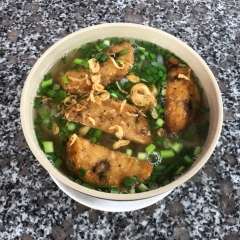 bánh canh chả mực 