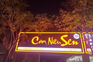 Cơm niêu Sen